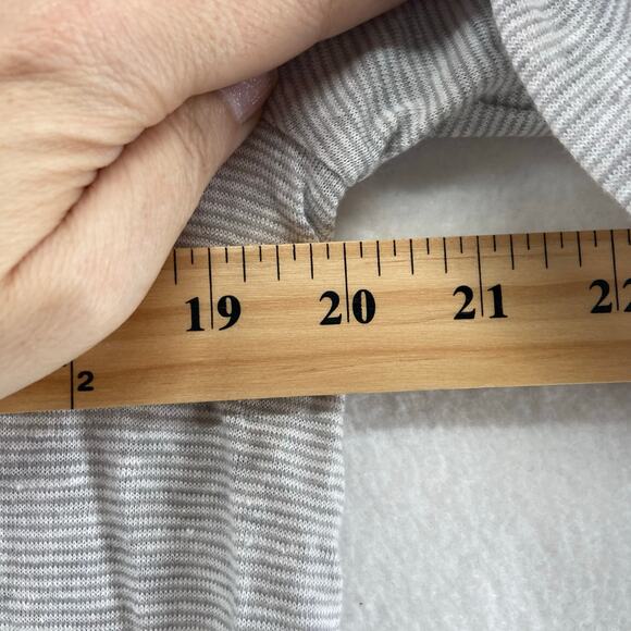 Eileen Fisher Linen Top Size Small Gray Stripe - Picture 6 of 7